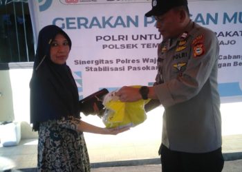 Polsek Tempe Gelar Gerakan Pangan Murah, Wujud Kepedulian Polri untuk Masyarakat