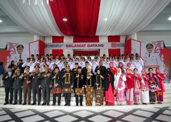 Kapolda Kaltim Hadiri Upacara HUT ke-80 Kemerdekaan RI di Stadion Gelora Kadrie Oening Samarinda