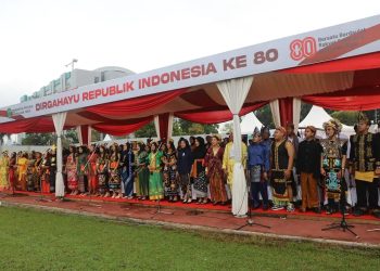 Paduan Suara Suara Dewantara Meriahkan Upacara HUT ke-80 RI di Samarinda
