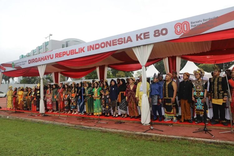 Paduan Suara Suara Dewantara Meriahkan Upacara HUT ke-80 RI di Samarinda