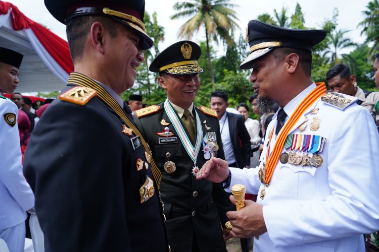 Gelar HUT RI, Pangdam XIV/HSN Hadiri Upacara Peringatan HUT Ke-80 Kemerdekaan RI di Lapangan Rujab Gubernur
