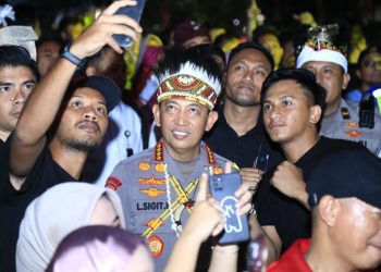 Kehangatan Kapolri bersama Masyarakat di Tengah Semarak Panggung Rakyat Bundaran HI