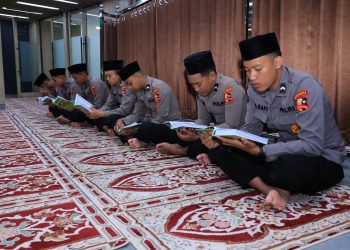 Divhumas Polri Tebar Keberkahan Lewat Pengajian dan Khataman Rutin