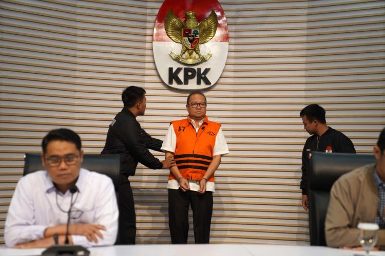 KPK Tahan Tersangka Korupsi Pemberian Fasilitas Kredit oleh LPEI kepada PT SMJL dan PT MAS