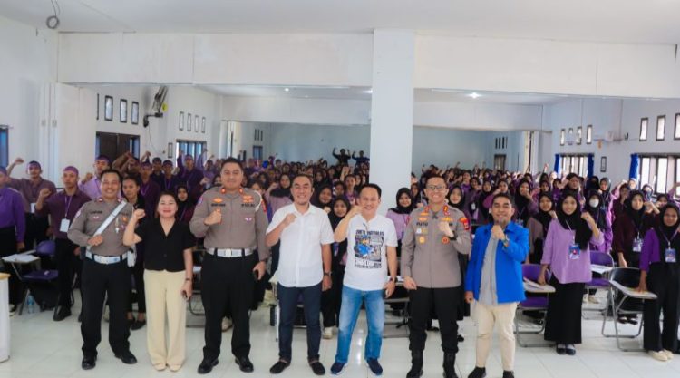 Kapolres Banggai AKBP Putu Berikan Materi Kepada Mahasiswa Baru Untika Luwuk