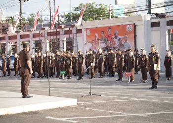 Asdatun Kejati Sulsel Pimpin Apel Pagi, Ajak Pegawai Jaga Kedisiplinan dan Hadiri Rangkaian Harlah Kejaksaan Ke-80