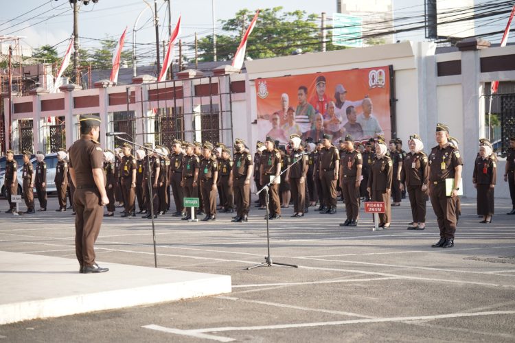 Asdatun Kejati Sulsel Pimpin Apel Pagi, Ajak Pegawai Jaga Kedisiplinan dan Hadiri Rangkaian Harlah Kejaksaan Ke-80