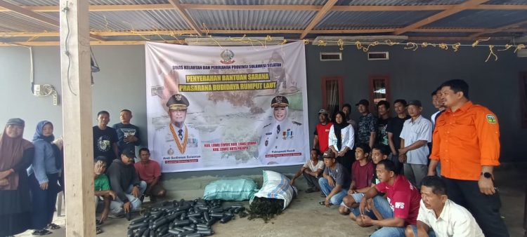 Pemprov Sulsel Salurkan 141 Ton Bibit Rumput Laut dan 117 Ribu Pelampung untuk Petani di Luwu Raya