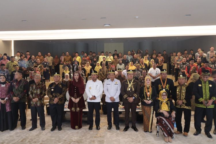 Gubernur Kaltim Resmikan Peluncuran Buku Aji Galeng: Jejak Sejarah Penjaga Negeri Peletak Peradaban