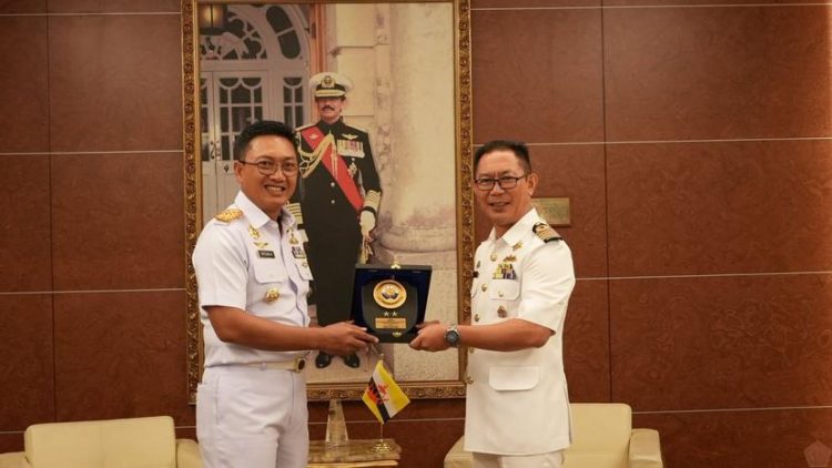 Dampingi Danguskamla Koarmada II, Komandan KRI Bima Suci Courtesy Call ke Royal Brunei Navy dan Kedubes RI