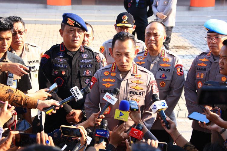 Presiden Kunjungi Polisi Korban Kerusuhan, Polri Janji Pulihkan Keamanan dan Tangkap Pelaku