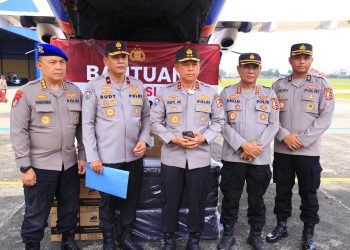 Polri Berangkatkan Bantuan Kemanusiaan ke NTT untuk Bantu Korban Banjir dan Longsor