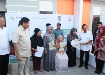 Negara Hadir, Empat Rumah Subsidi Diserahkan untuk Keluarga Korban Demonstrasi Makassar
