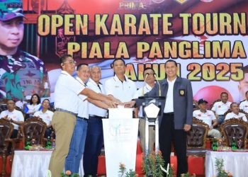 Wakil Panglima TNI Resmi Tutup Open Karate Tournament Piala Panglima TNI 2025