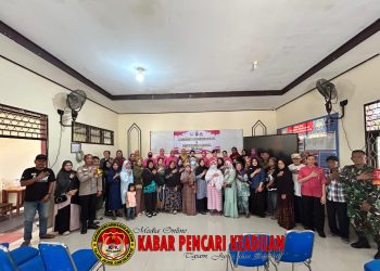 Polwan Polda Kaltim dan Bhayangkari Daerah Kaltim Gelar Aksi Sosial Berbagi di Kelurahan Telaga Sari