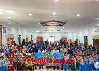 Brimob Polda Kaltim Kenalkan Tugas Polisi pada Anak Usia Dini Lewat Kunjungan Edukasi “Polisi Sahabat Anak”