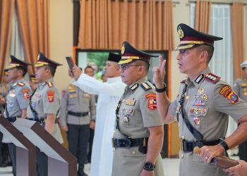 Rotasi Jabatan, Kapolda Kaltim Pimpin Upacara Sertijab Dirlantas dan Kapolresta Balikpapan