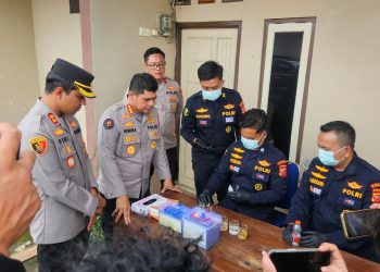 Polda Jabar Pastikan Makanan Aman Dikonsumsi bagi Warga Terdampak Banjir di Karawang