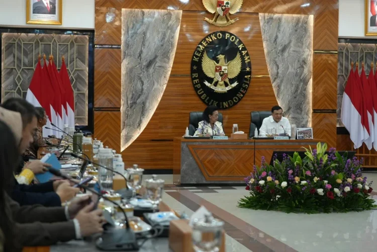 Menko Polkam Tekankan Sinergi Komunikasi Pusat–Daerah dalam Rapat Konsultasi dengan DPD RI