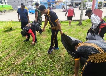 Polsek Tenggarong dan Warga Sukseskan Kukar Bebersih 2026