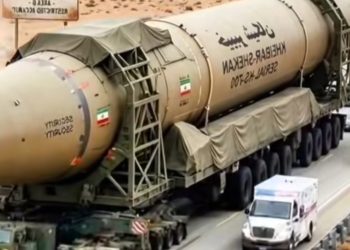 Iran Arahkan Rudal ke Pangkalan AS-Inggris, Ketegangan Memuncak