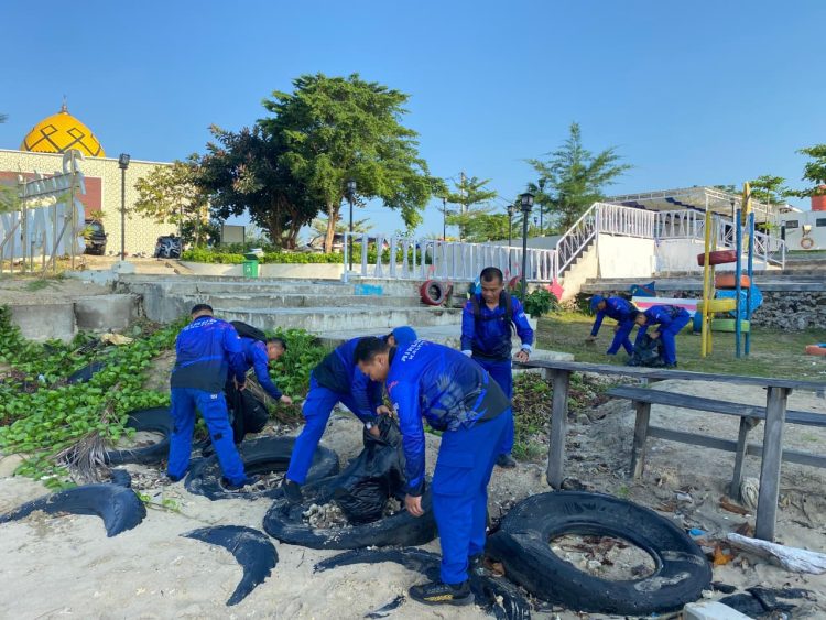 Jum’at ASRI, Sentuhan Elegan Polairud Polda Kaltim Menjaga Harmoni Pesisir Balikpapan