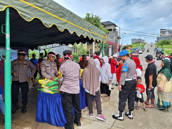 Warga Serbu Gerakan Pangan Murah Polsek Sungai Pinang, 2 Ton Beras Ludes Terjual
