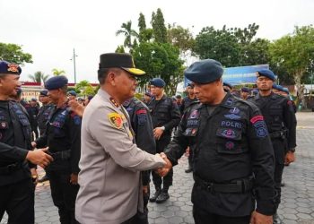 Gelar Pengamanan Aksi Unjuk Rasa, Kapolda Kaltim Pimpin Apel Pelepasan 100 Personel Brimob BKO ke Jakarta