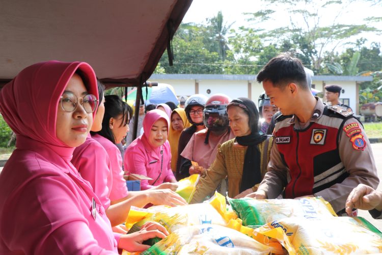 Beras Murah Diserbu Warga di Pasar Induk Nenang, Polres PPU-Bulog Pastikan Stok Aman