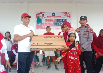 Meriah..! Peringati HUT ke-80 Kemerdekaan RI, Gelar Jalan Santai Bertabur Door prize di Desa Lampulung