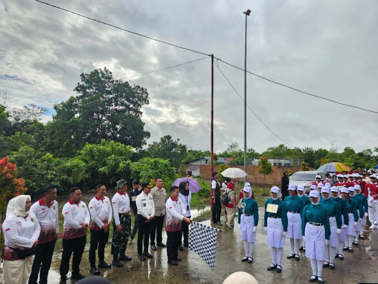 Polres PPU Kawal Meriahnya Lomba Gerak Jalan HUT RI ke-80