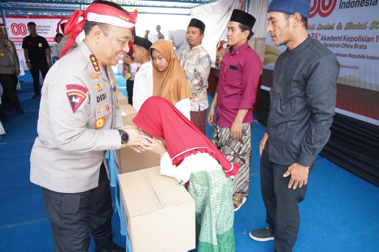 Wakapolri Semringah Berbagi Kebahagiaan, Tebar Senyum dan Semangat untuk Anak-Anak Semarang dalam Bakti Sosial