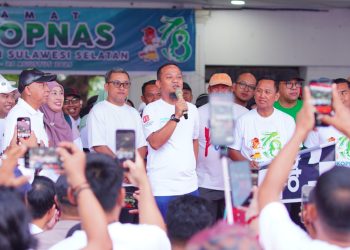 Meriahkan Jeneponto, Gubernur Sulsel Bersama Masyarakat Jeneponto Jalan Sehat Anti Mager