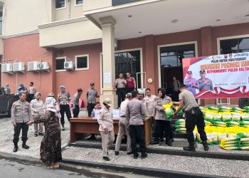 Kepedulian Polri..! Ditpamobvit Polda Kaltim Gelar GPM dan Penjualan Ikan Lele Hasil Panen Bioploc