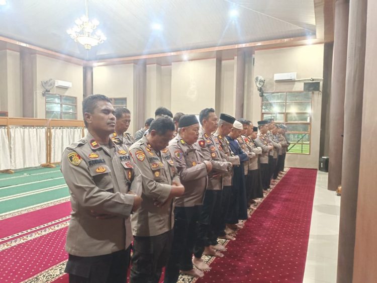 Gelar Sholat Gaib: Polres Jeneponto Sholat Gaib dan Doa Bersama untuk Korban Aksi Unjuk Rasa