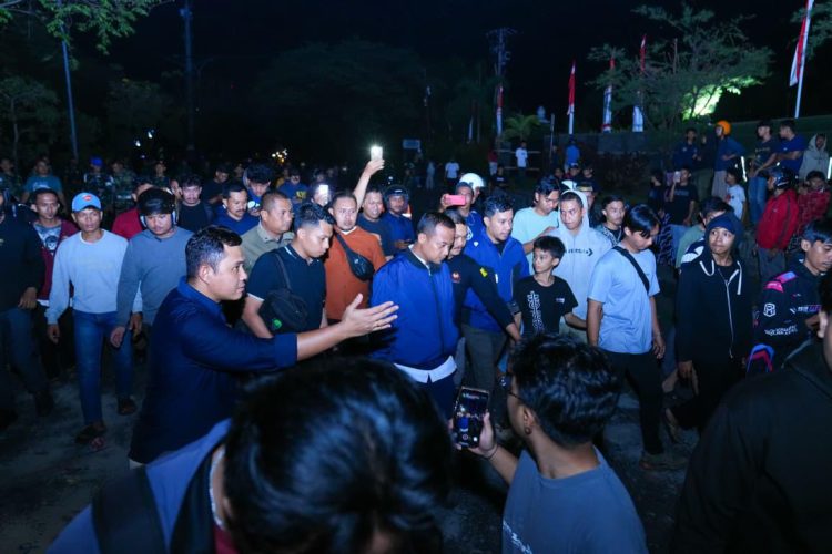 Temui Massa Aksi, Gubernur Andi Sudirman Imbau Masyarakat Menahan Diri dan Jaga Sulsel
