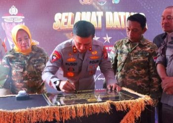Kapolda Sulsel Resmikan Jalan Bhayangkara di Kabupaten Sidrap Desa Lombo