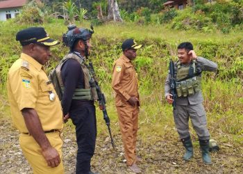 Ops Damai Cartenz Gelar Patroli dan Sambangi Warga di Distrik Okbape, Pegunungan Bintang