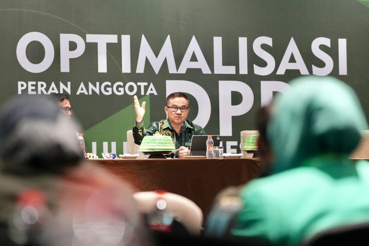 Sekda Sulsel Dorong Penguatan Kapasitas Anggota DPRD Lewat Bimtek