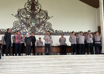Kapolda Kaltim Pimpin Apel Kesiapan Pengamanan Aksi Unjuk Rasa Aliansi Mahakam di DPRD Provinsi