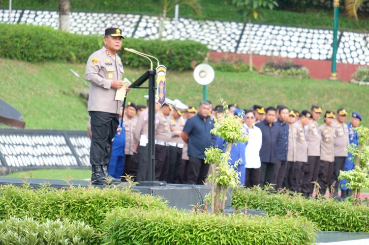 Gelar Apel Pagi: Kapolda Kaltim Apresiasi Dedikasi Personel, Ingatkan Disiplin dan Kewaspadaan