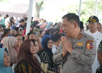 Gerakan Pangan Murah Polri dan Jumat Berkah Polres Metro Jakarta Barat: Ribuan Warga Antusias Serbu Pasar Murah