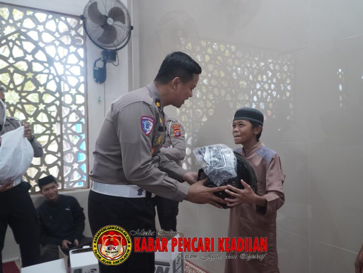 Ditlantas Polda Kaltim Gelar Program “Polantas Menyapa” di Ponpes Imam Syafi’i Balikpapan Timur