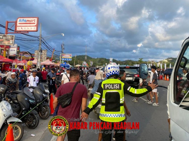 Layanan Prima Polri: Balapan Usai, Polisi Tetap Siaga Jamin Kenyamanan Turis di Destinasi Wisata Lombok