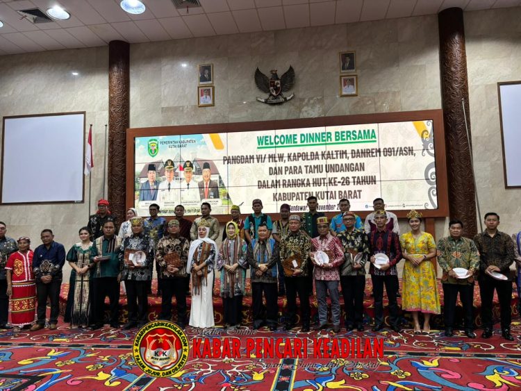 Sinergi dalam Bingkai Budaya, Kapolda dan Wakapolda Kaltim Dianugerahi Gelar Adat oleh Dewan Adat Kubar