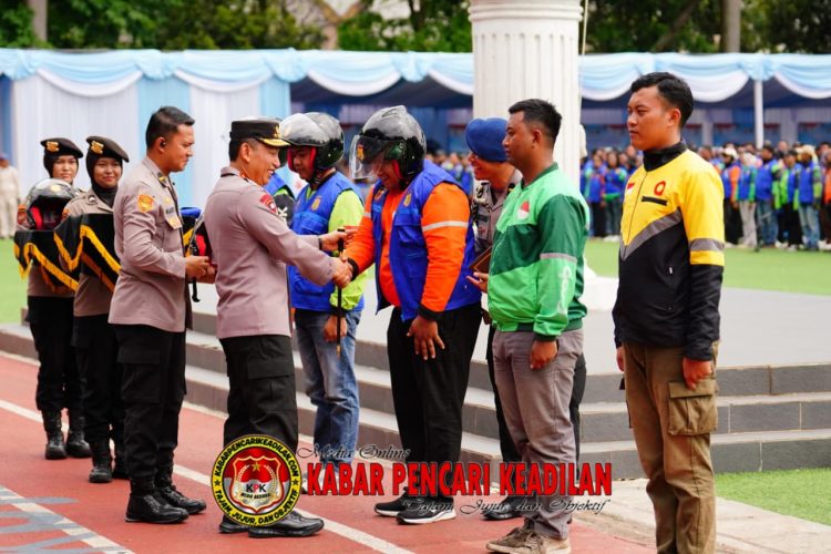 Kapolri Pimpin Apel Ojol Kamtibmas di Jabar: Bersatu Padu Jaga Keamanan