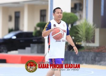 Kapolresta Balikpapan Pimpin Pertandingan Sparing Bola Basket antar Tim Polda Kaltim, Polresta Balikpapan, dan Polresta Samarinda