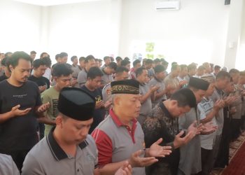 Polres Wajo Bersama Masyarakat Satukan Doa untuk Saudara Sebangsa di Sumatera dan Aceh