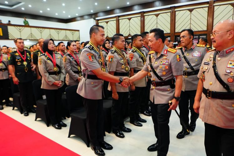 Kapolri Pimpin Penutupan Pendidikan Sespim Polri Tahun Ajaran 2025 di Lemdiklat Polri.