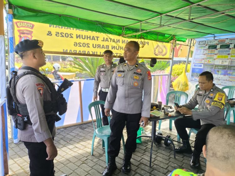 Jelang Nataru, Batalyon C Pelopor Sat Brimob Polda Kaltim Intensifkan Patroli pada Pos-Pos Pelayanan di Balikpapan